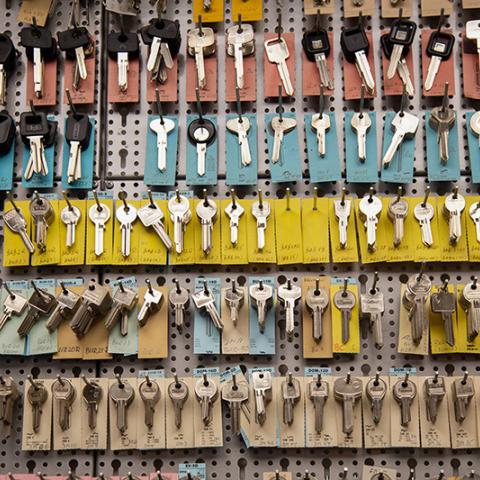 wand-mit-Schlüsseln